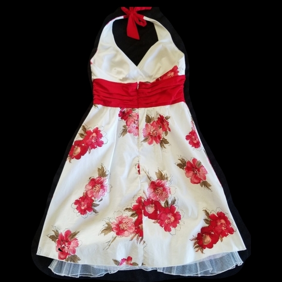 White Floral Dress - Picture 2 of 4